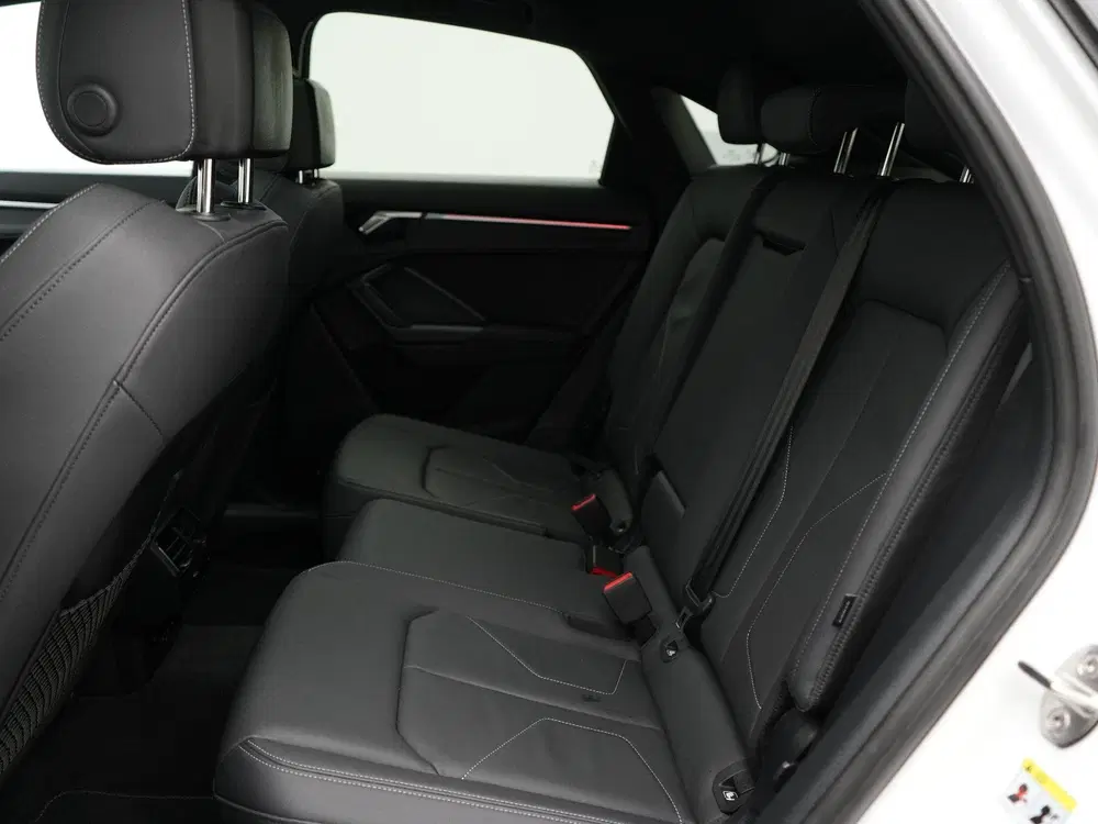 Audi Q3 S-line 45 TFSI e 245 PK uit 2023, foto 13
