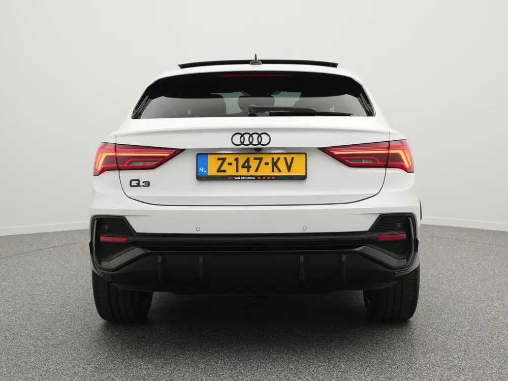 Audi Q3 S-line 45 TFSI e 245 PK uit 2023, foto 6