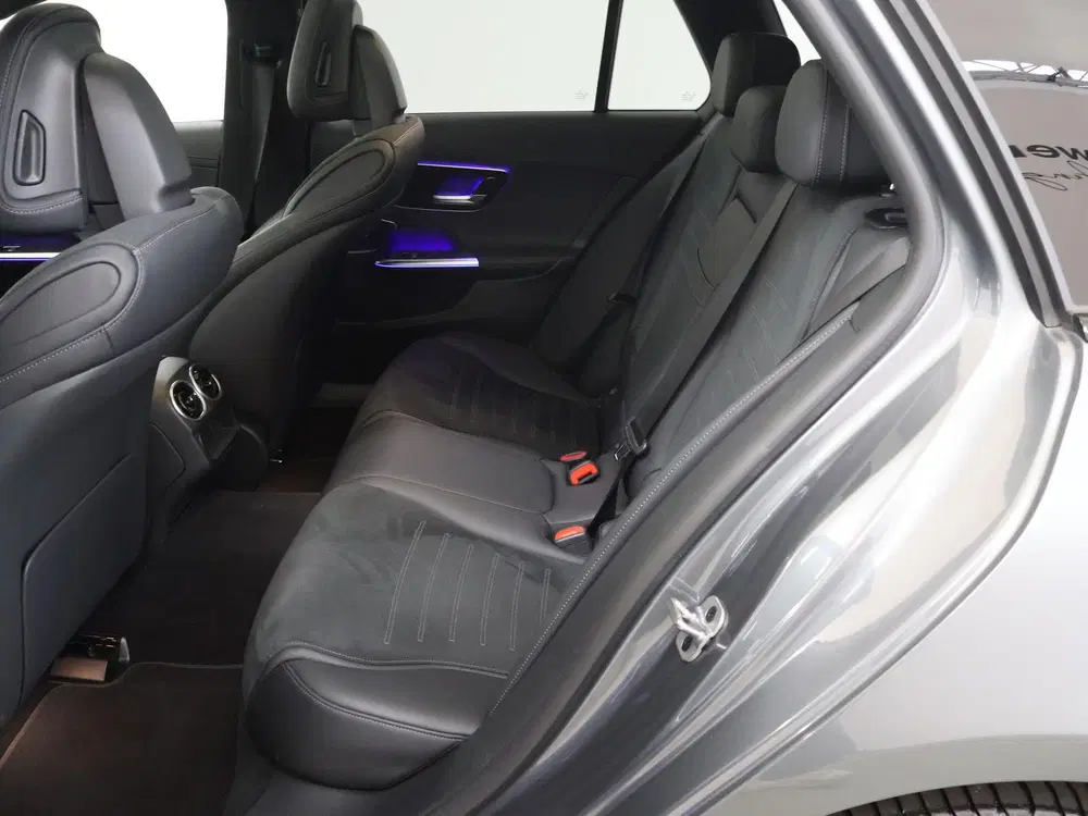 Mercedes-Benz C-Klasse 300 e AMG Line uit 2023, foto 11