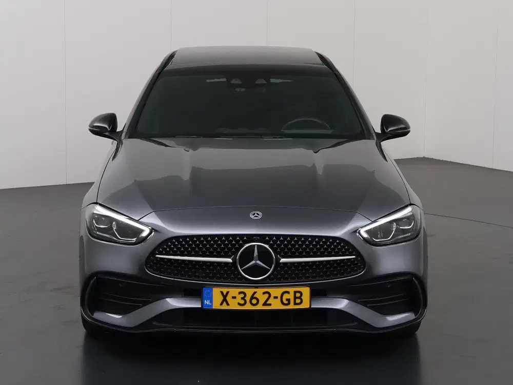 Mercedes-Benz C-Klasse 300 e AMG Line uit 2023, foto 3