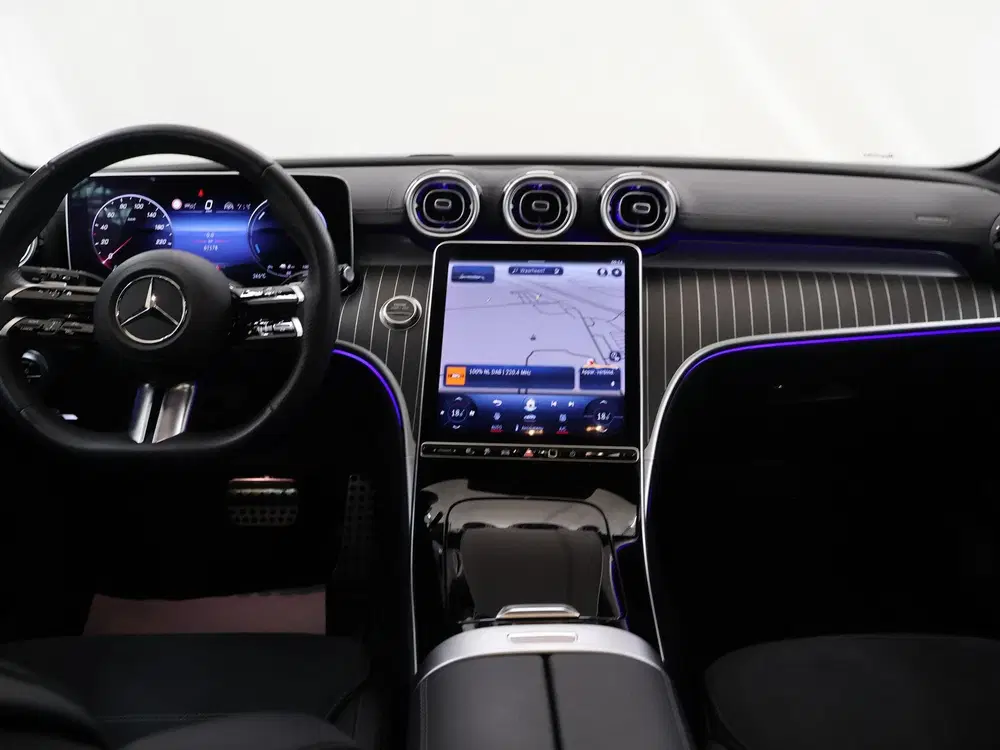 Mercedes-Benz C-Klasse 300 e AMG Line uit 2023, foto 8