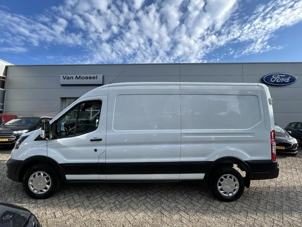 Ford Transit 350 L3H2 Trend 68 kWh uit 2024, foto 2