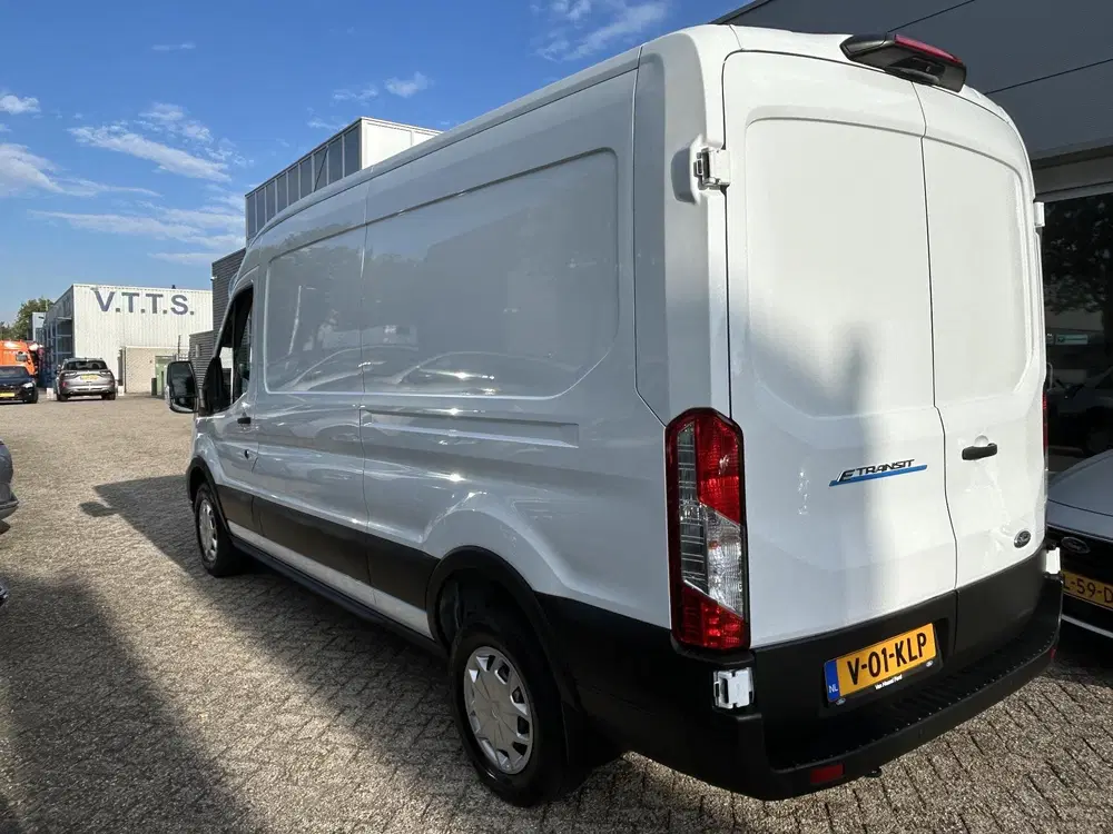 Ford Transit 350 L3H2 Trend 68 kWh uit 2024, foto 3