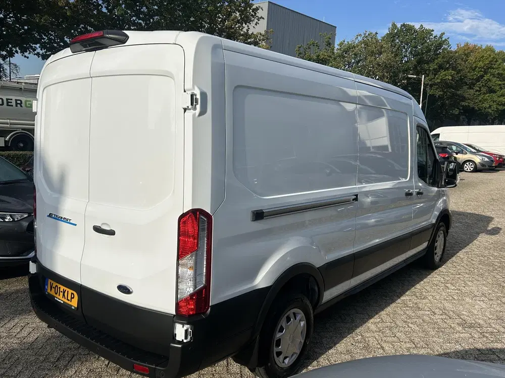 Ford Transit 350 L3H2 Trend 68 kWh uit 2024, foto 5