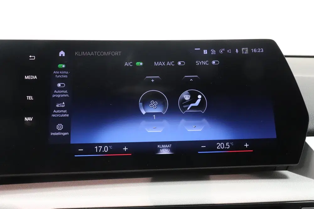 BMW iX1 xDrive30 Launch Edition 67 kWh uit 2023, foto 13