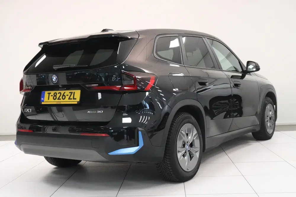 BMW iX1 xDrive30 Launch Edition 67 kWh uit 2023, foto 2