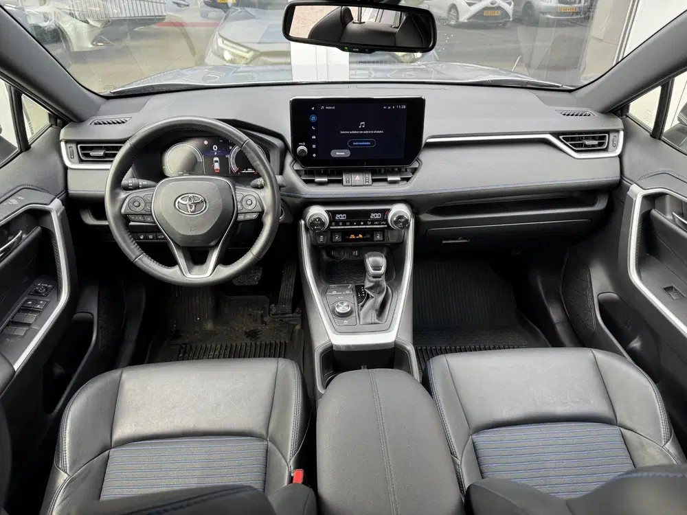 Toyota RAV 4 2.5 Hybrid AWD Bi-Tone uit 2024, foto 9