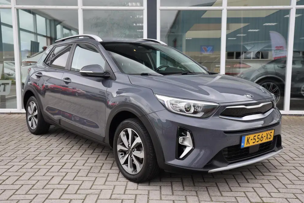 Kia Stonic 1.0 T-GDi MHEV DynamicPlusLine uit 2021, foto 2
