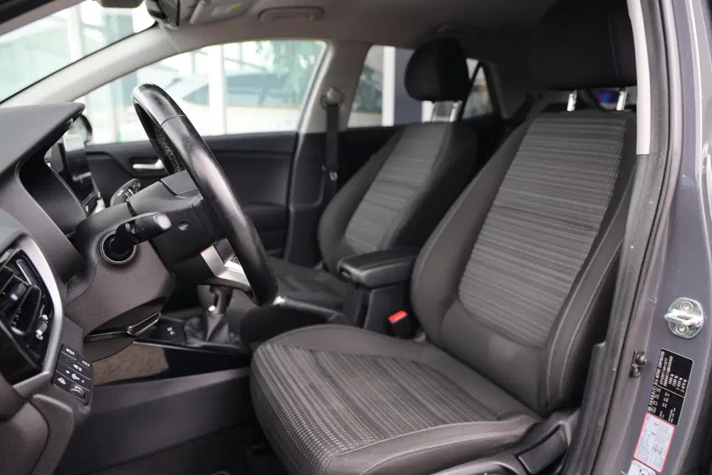 Kia Stonic 1.0 T-GDi MHEV DynamicPlusLine uit 2021, foto 6