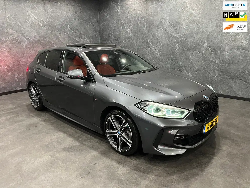 BMW 1-serie 118i High Executive M PAKKET PANO NL AUTO uit 2020
