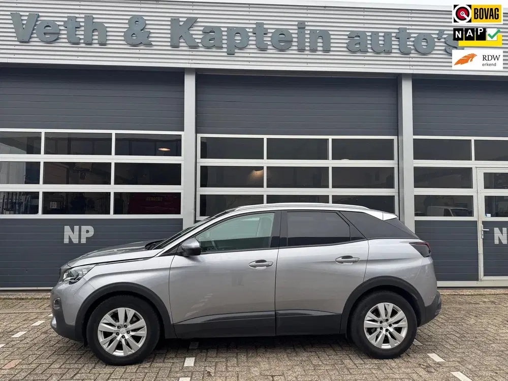 Peugeot 3008 1.2 PureTech Blue Lease Executive uit 2019
