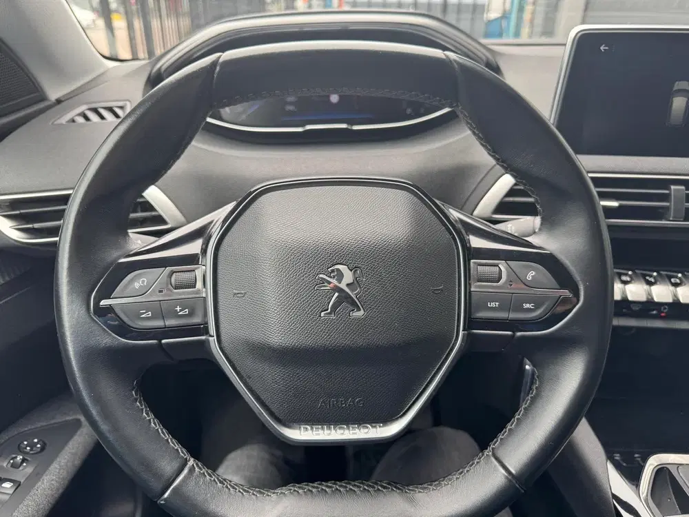 Peugeot 3008 1.2 PureTech Blue Lease Executive uit 2019, foto 4