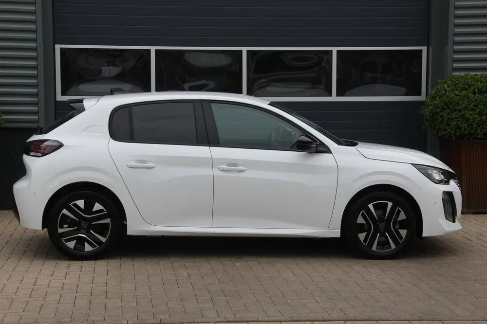 Peugeot 208 1.2 PureTech 100 Allure Vision Pack 100Pk uit 2024, foto 10