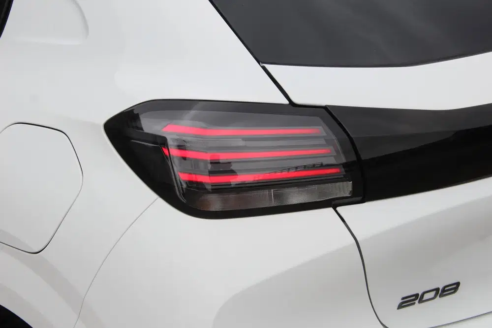 Peugeot 208 1.2 PureTech 100 Allure Vision Pack 100Pk uit 2024, foto 5
