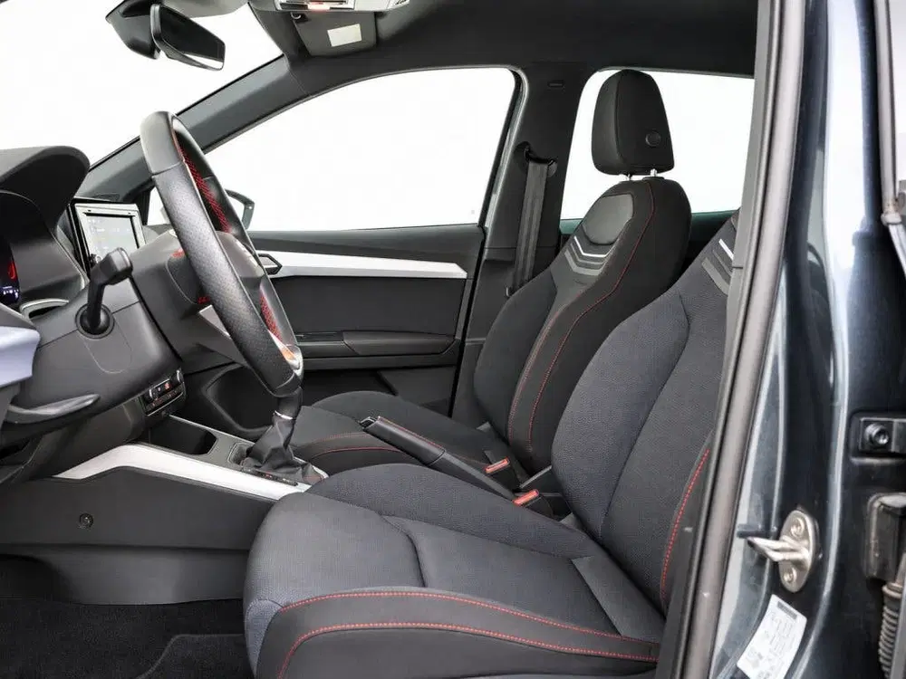 SEAT Arona FR Business uit 2024, foto 3