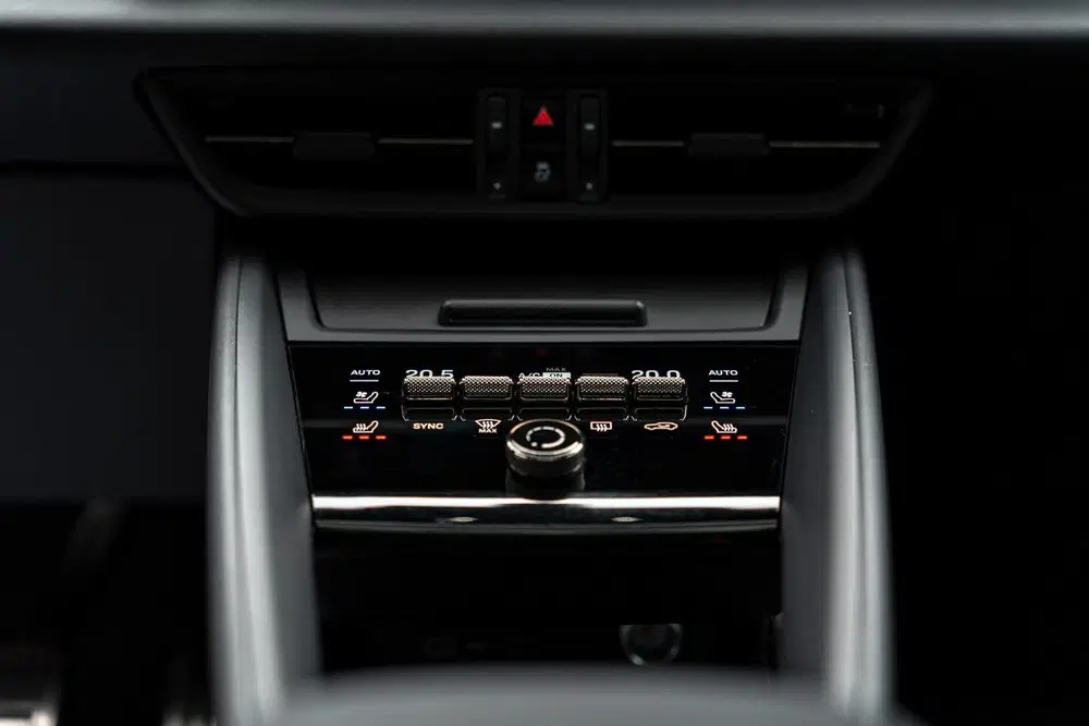 Porsche Macan Turbo Electric uit 2025, foto 15