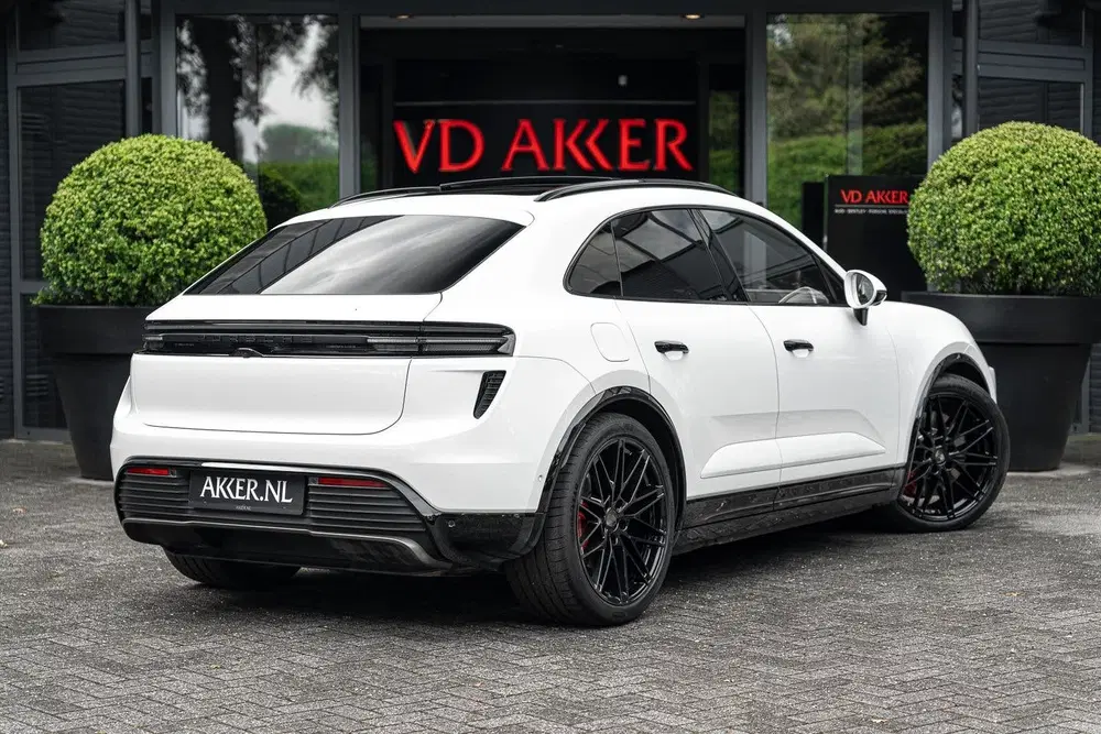 Porsche Macan Turbo Electric uit 2025, foto 2