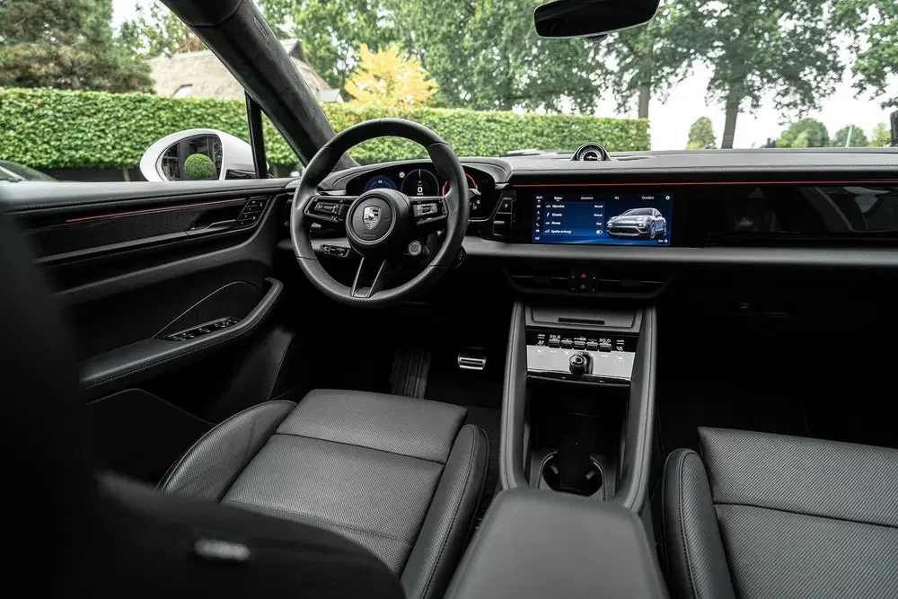 Porsche Macan Turbo Electric uit 2025, foto 3