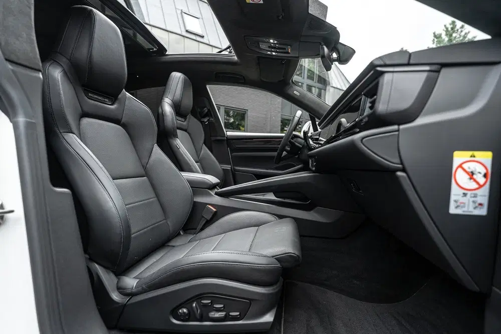 Porsche Macan Turbo Electric uit 2025, foto 4