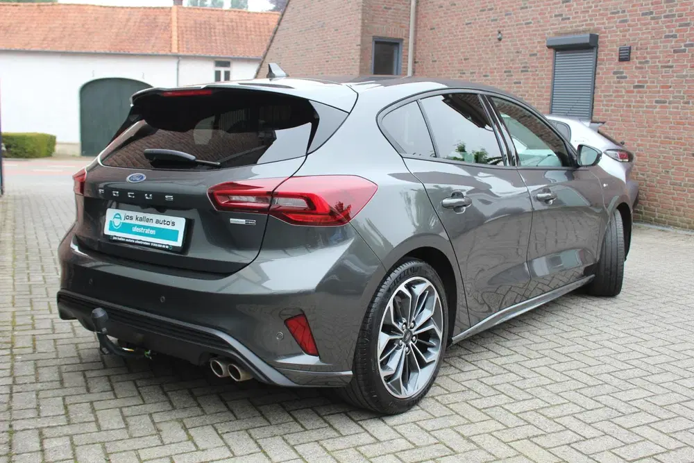 Ford Focus 1.0 EcoBoost Hybrid ST Line X Winter Pack uit 2023, foto 2