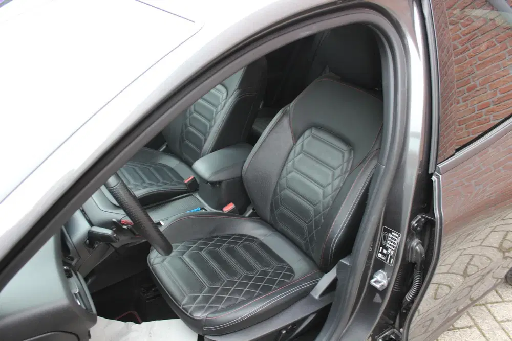 Ford Focus 1.0 EcoBoost Hybrid ST Line X Winter Pack uit 2023, foto 6