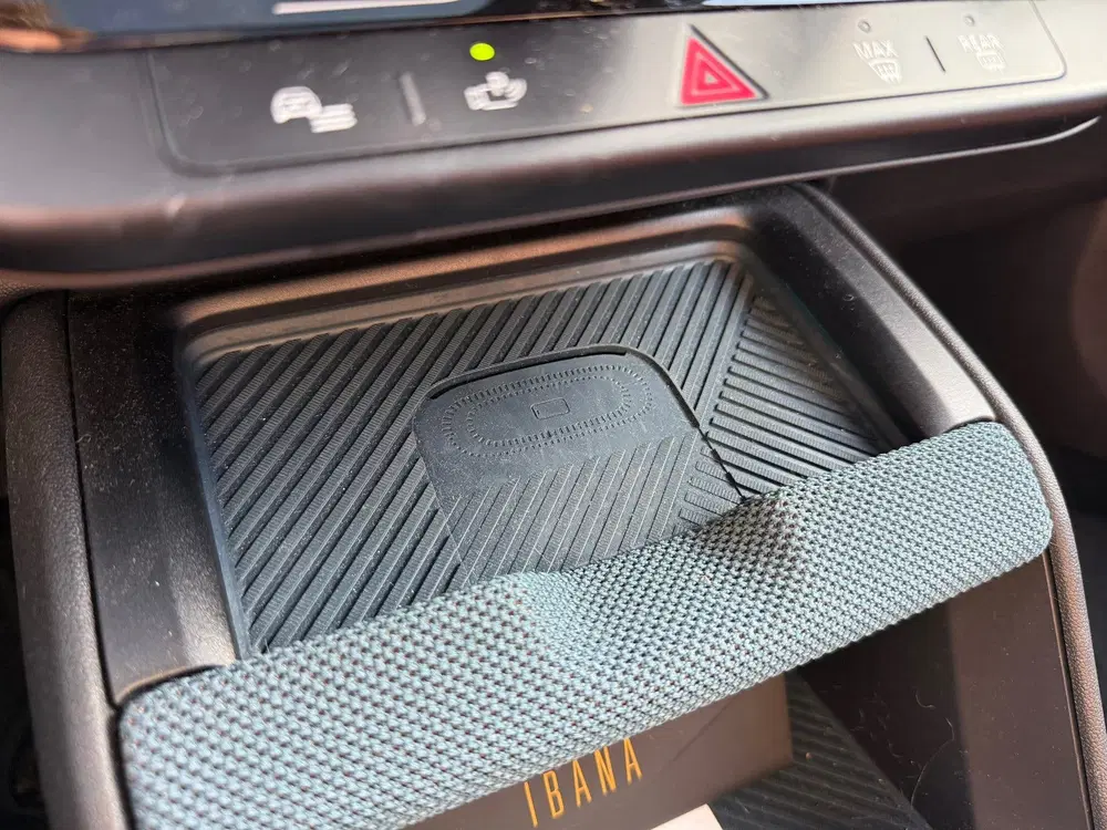 Mini Countryman E Favoured M 66.5 kWh PANO uit 2024, foto 15