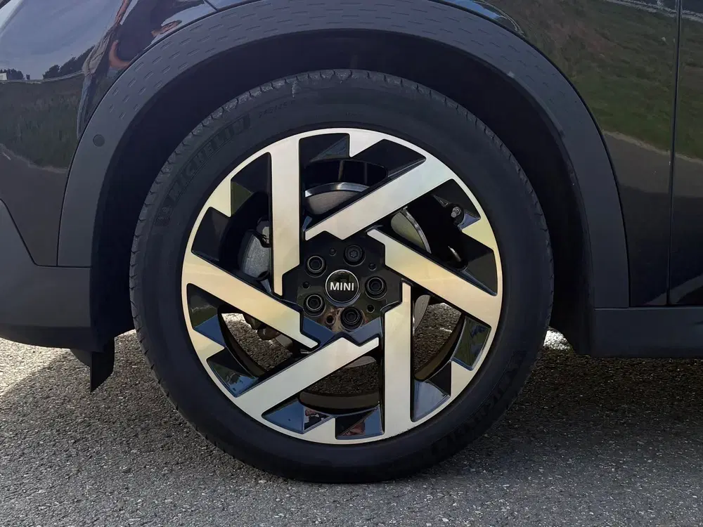 Mini Countryman E Favoured M 66.5 kWh PANO uit 2024, foto 5