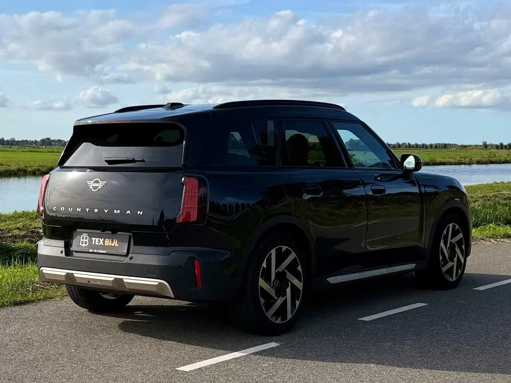 Mini Countryman E Favoured M 66.5 kWh PANO uit 2024, foto 6