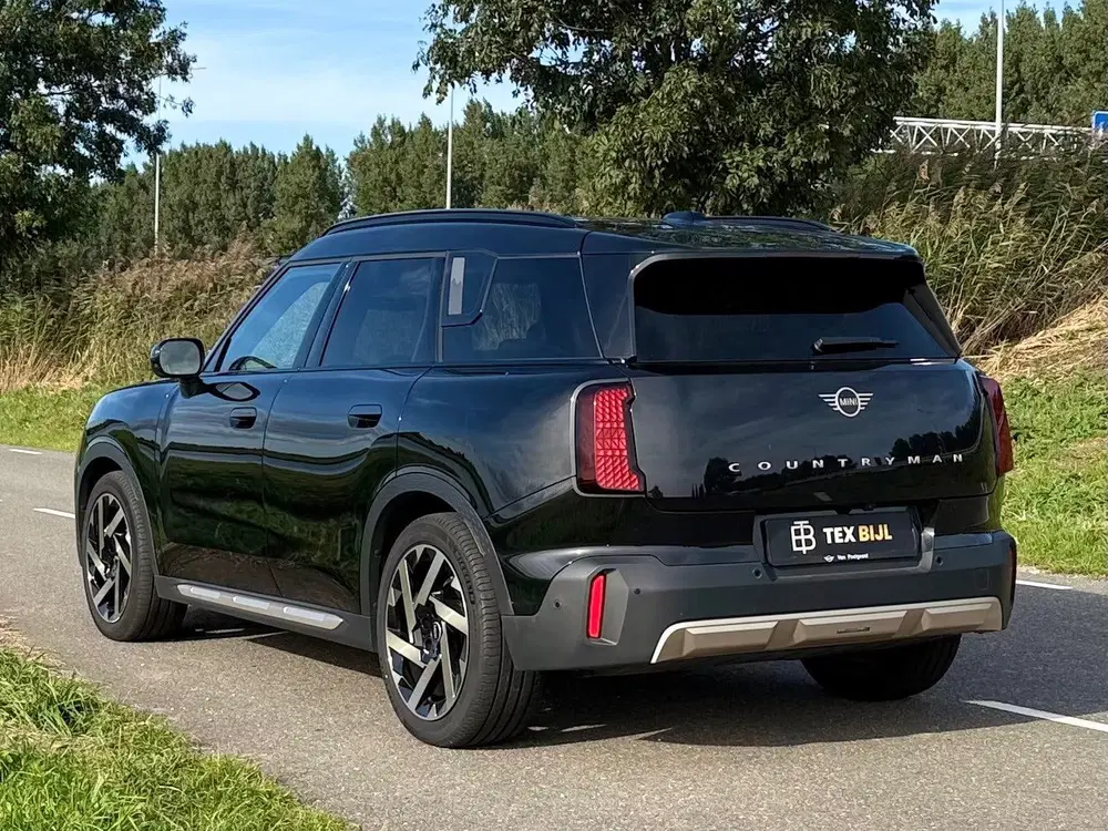 Mini Countryman E Favoured M 66.5 kWh PANO uit 2024, foto 8