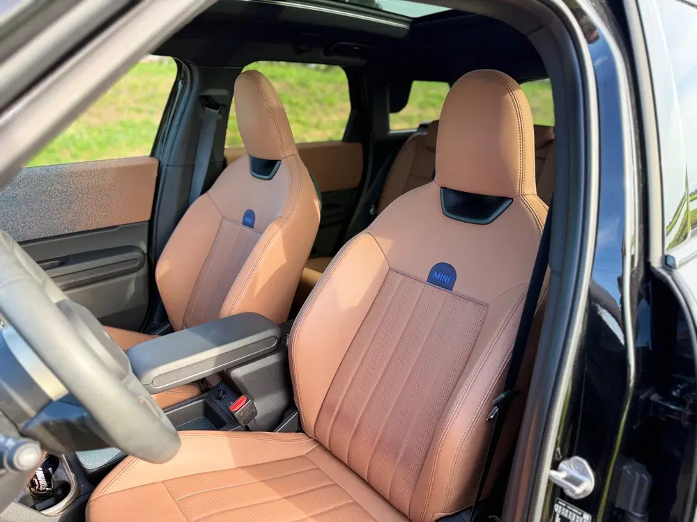 Mini Countryman E Favoured M 66.5 kWh PANO uit 2024, foto 9