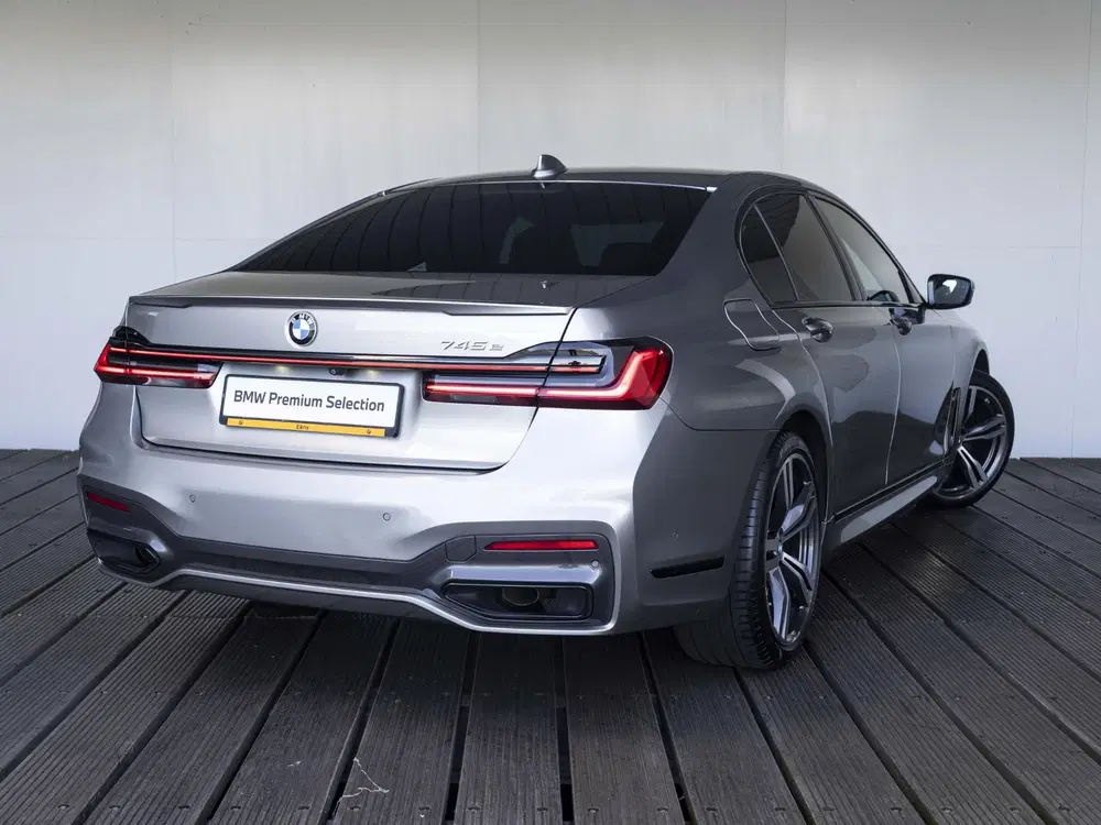 BMW 7-serie Sedan 745e SoH 97% uit 2020, foto 2