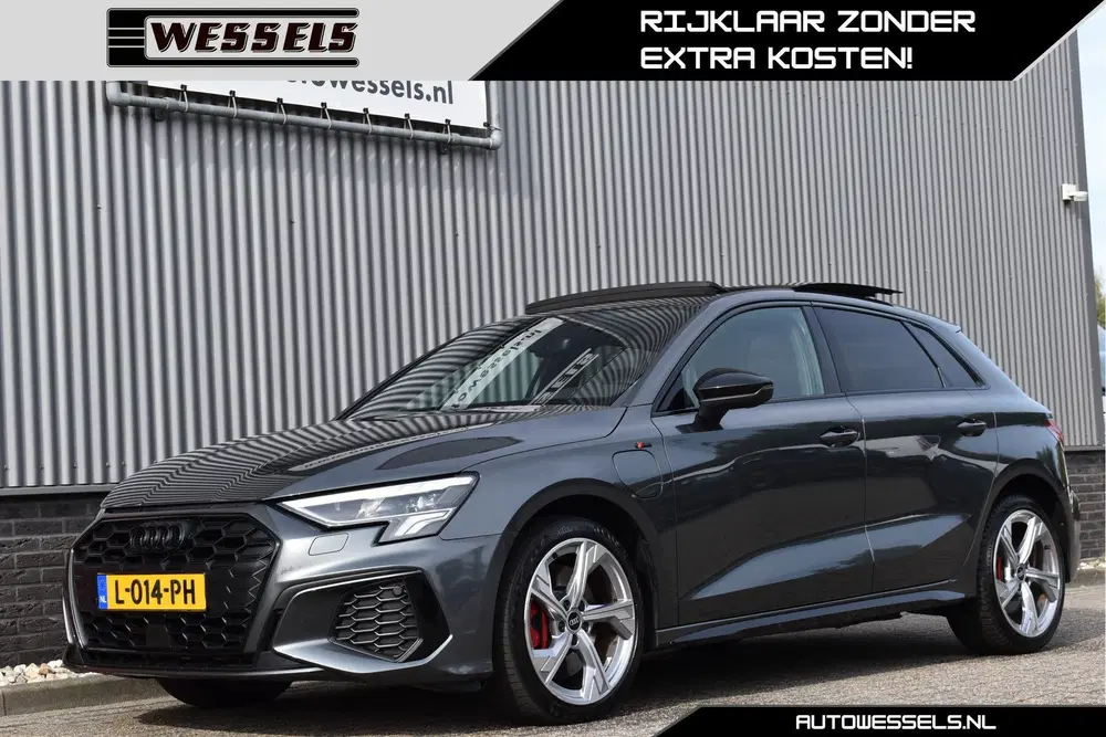 Audi A3 45 TFSI e S edition Competition NL-auto uit 2021