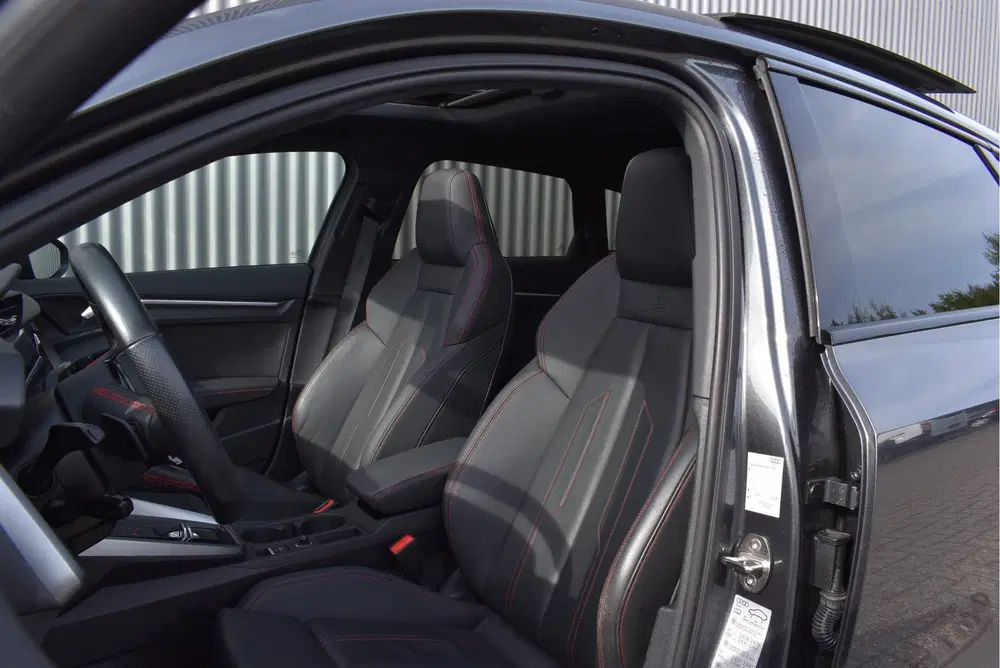 Audi A3 45 TFSI e S edition Competition NL-auto uit 2021, foto 15
