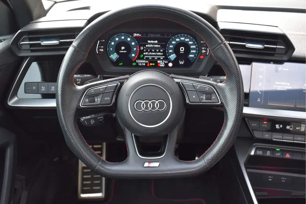 Audi A3 45 TFSI e S edition Competition NL-auto uit 2021, foto 4