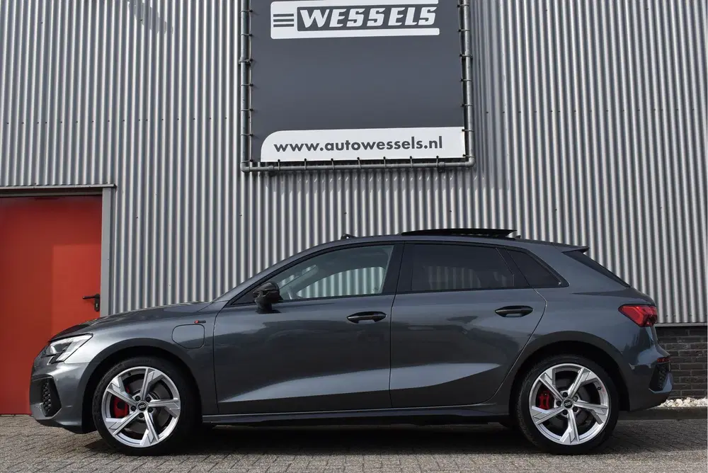 Audi A3 45 TFSI e S edition Competition NL-auto uit 2021, foto 5