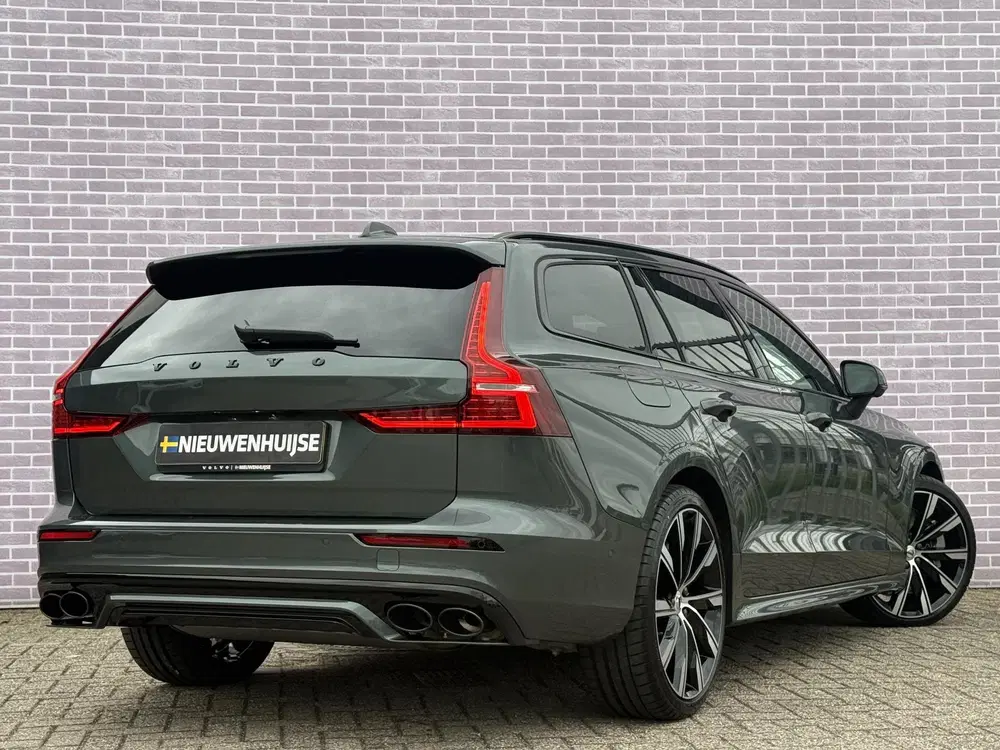 Volvo V60 2.0 T6 Plug-in hybrid AWD Ultra Dark uit 2026, foto 3