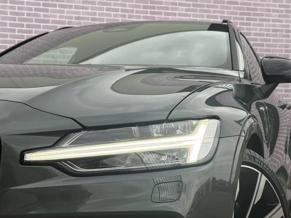 Volvo V60 2.0 T6 Plug-in hybrid AWD Ultra Dark uit 2026, foto 8