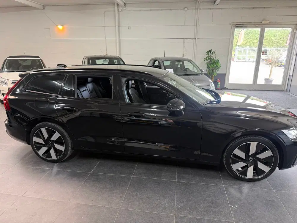 Volvo V60 2.0 T6 Plug-in hybrid AWD Plus Dark uit 2024, foto 8
