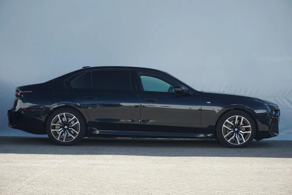 BMW i7 Sedan eDrive50 uit 2025, foto 4
