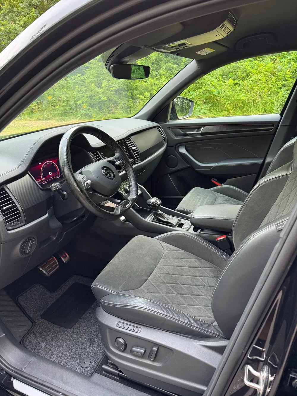 Skoda Kodiaq 1.5 TSI Greentech ACT Sportline Business uit 2022, foto 6