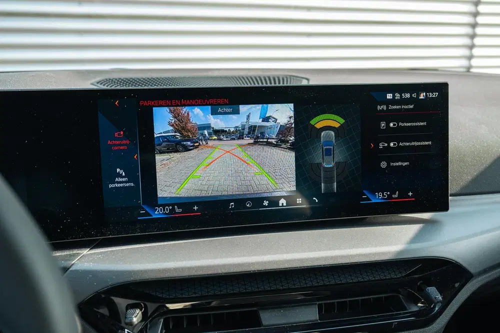 BMW 3-serie 330e Automaat uit 2025, foto 14