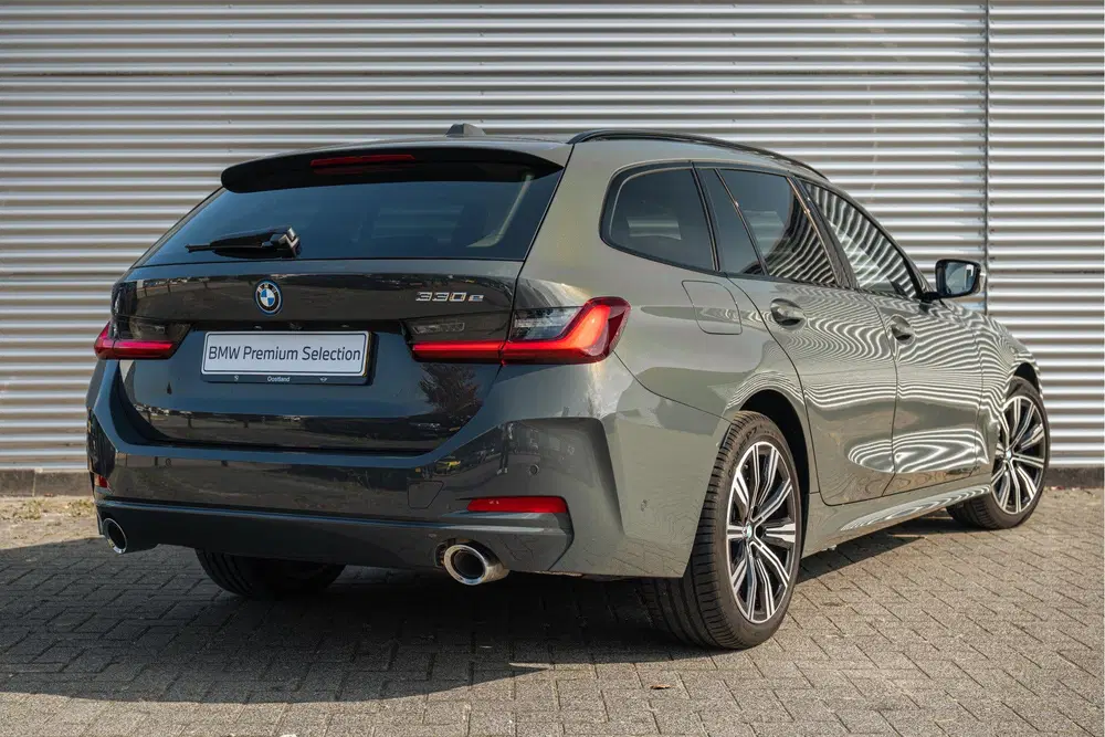 BMW 3-serie 330e Automaat uit 2025, foto 2