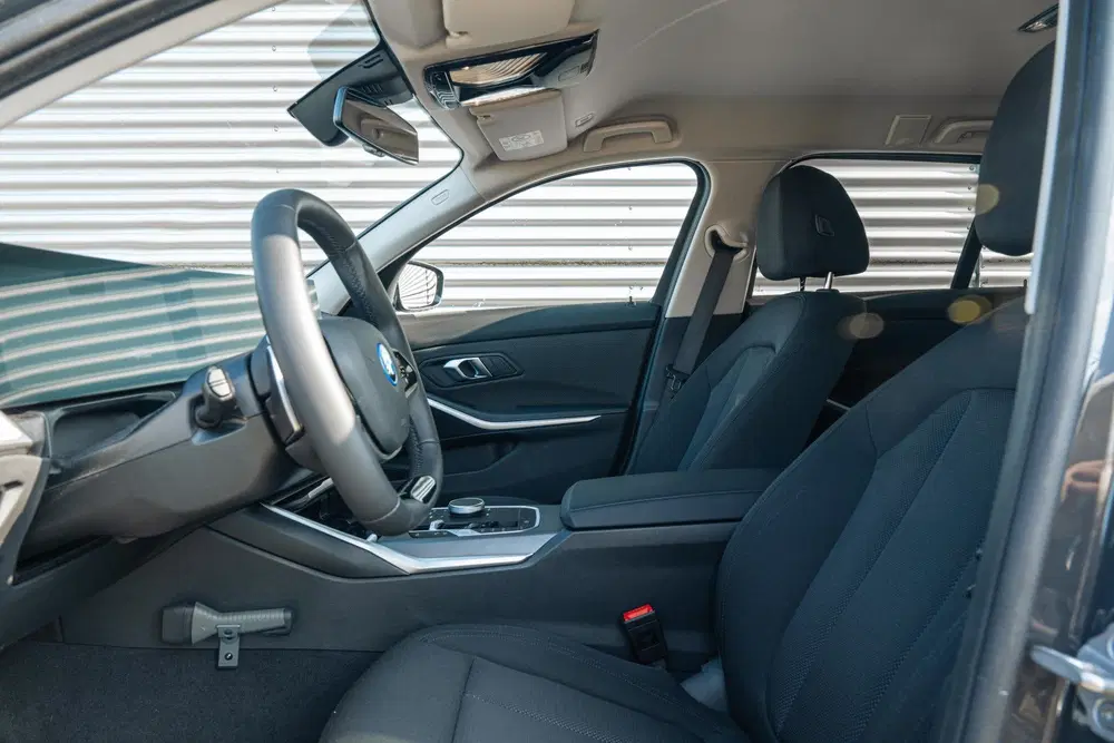 BMW 3-serie 330e Automaat uit 2025, foto 4