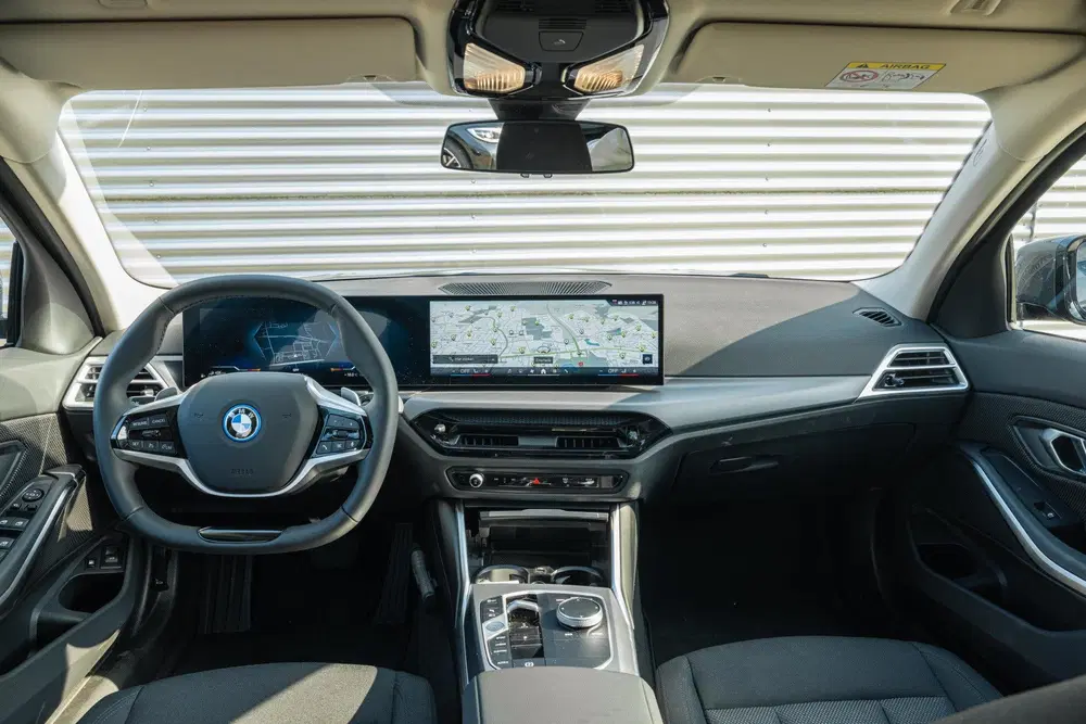 BMW 3-serie 330e Automaat uit 2025, foto 5