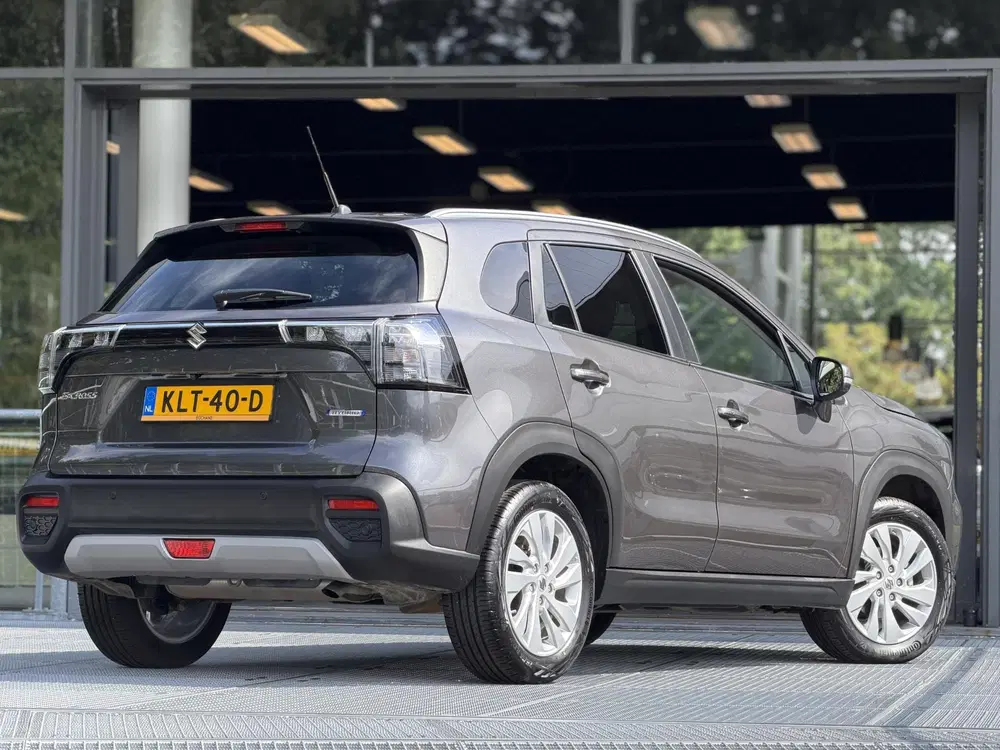 Suzuki S-Cross 1.4 Boosterjet Select Hybrid Automaat 110P uit 2025, foto 2