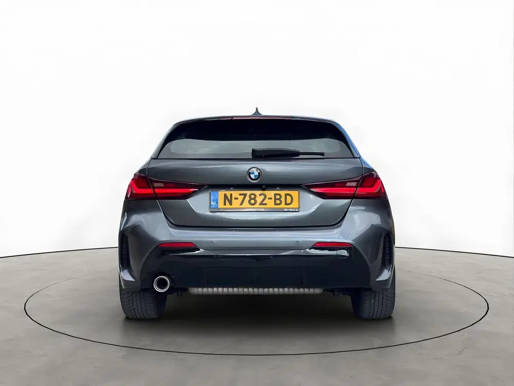 BMW 1-serie 118i 140PK Automaat M-Sport Camera Virtual uit 2021, foto 4