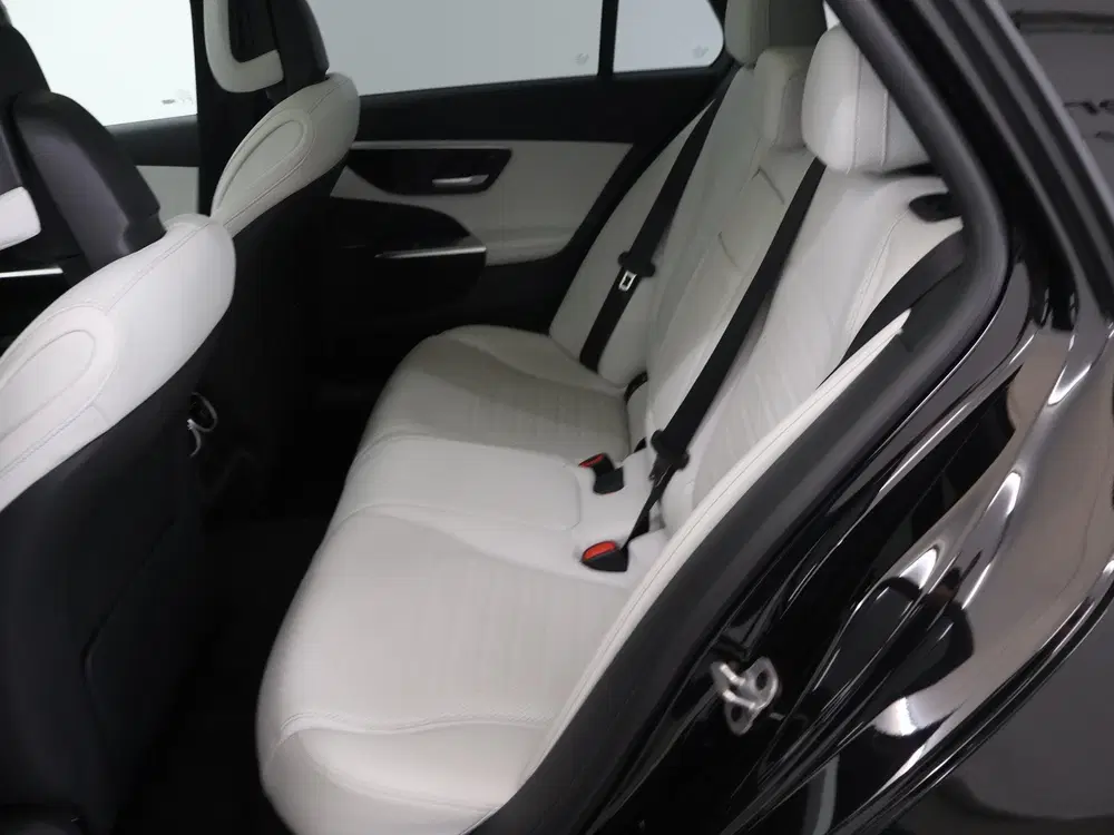 Mercedes-Benz C-Klasse 180 AMG NIGHT uit 2023, foto 10