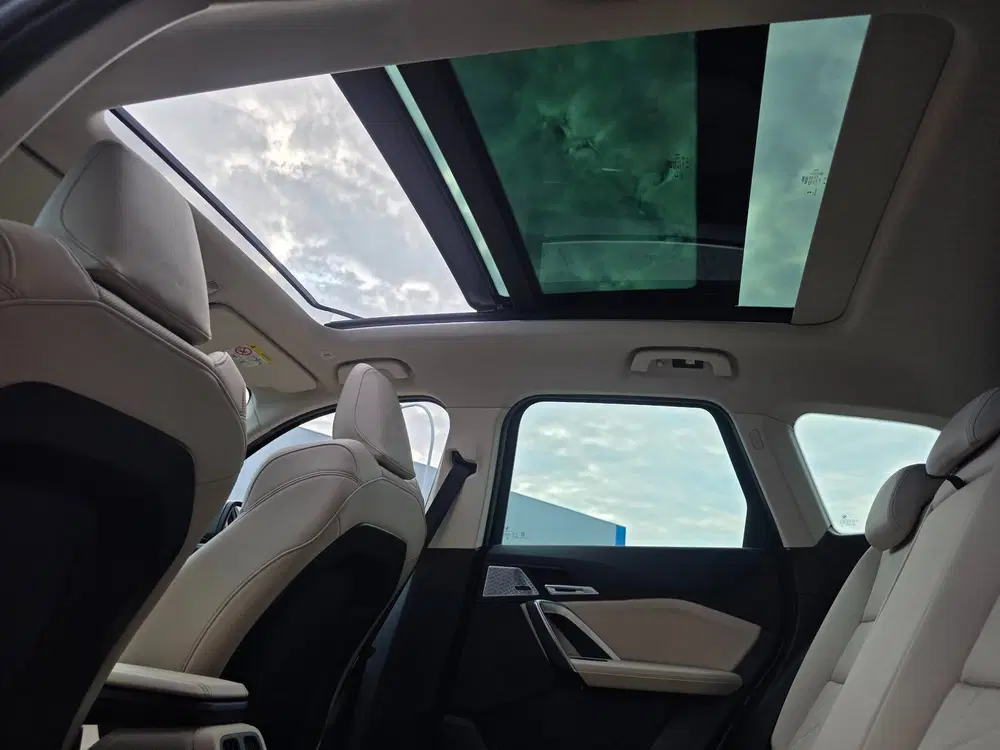 BMW iX1 EDrive20 67 kWh uit 2024, foto 4