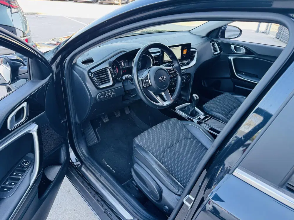 Kia XCeed 1.5 T-GDI MHEV DynamicPlusLine NL-dealerau uit 2021, foto 3