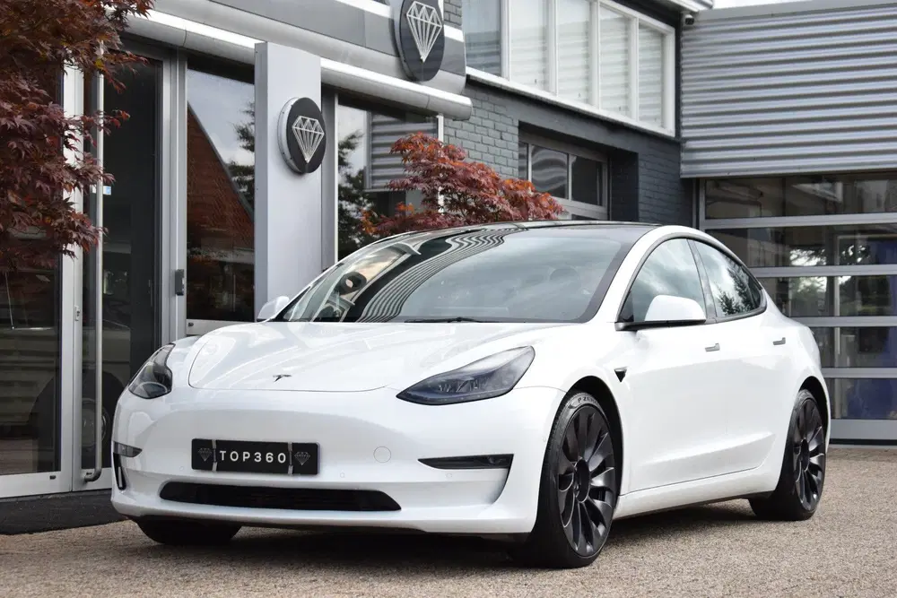 Tesla Model 3 Performance AWD 500 PK 75 kWh 360KW uit 2021, foto 2
